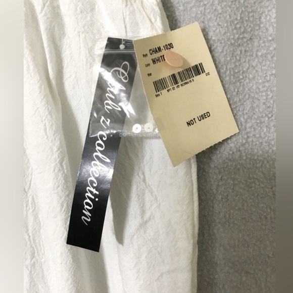 NWT~Club Z Collection White Capri Pants with Applique - Size Medium - Picture 5 of 8